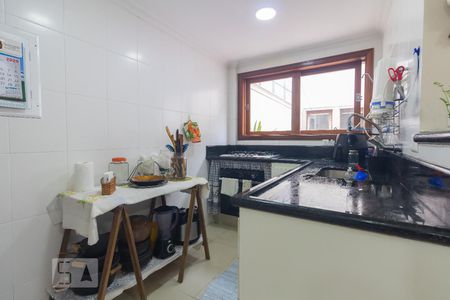 Casa para alugar com 336m², 6 quartos e 3 vagas Casa para alugar com 336m², 6 quartos e 3 vagasCozinha