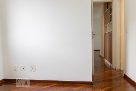 Suite de apartamento para alugar com 2 quartos, 82m² em Vila Firmiano Pinto, São Paulo