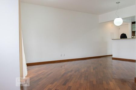 Sala de apartamento para alugar com 2 quartos, 82m² em Vila Firmiano Pinto, São Paulo