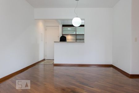 Sala de apartamento para alugar com 2 quartos, 82m² em Vila Firmiano Pinto, São Paulo