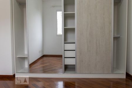 Suite de apartamento para alugar com 2 quartos, 82m² em Vila Firmiano Pinto, São Paulo