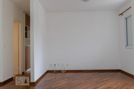 Sala de apartamento para alugar com 2 quartos, 82m² em Vila Firmiano Pinto, São Paulo