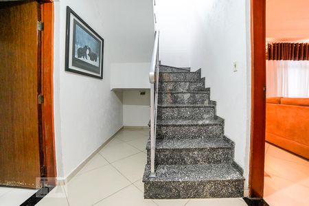 Escadas Quartos de casa à venda com 3 quartos, 250m² em Parque Edu Chaves, São Paulo