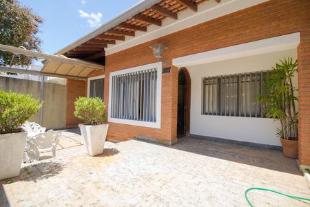 Fachada de casa à venda com 4 quartos, 291m² em Novo Taquaral, Campinas