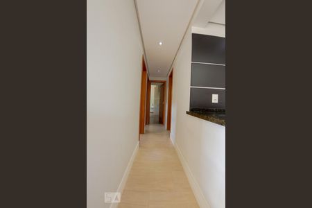 Corredor de apartamento à venda com 3 quartos, 75m² em Vila Jardim, Porto Alegre