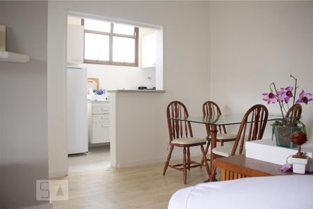 Sala de apartamento para alugar com 1 quarto, 65m² em Barra da Tijuca , Rio de Janeiro