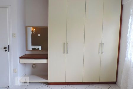 Suite 1 - Armarios de apartamento para alugar com 3 quartos, 96m² em Itacorubi, Florianópolis