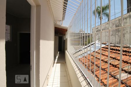 Area Externa Corredor de casa à venda com 2 quartos, 200m² em Rio Branco, Porto Alegre