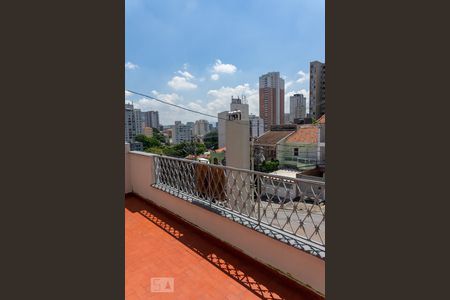 Casa para alugar com 450m², 5 quartos e 5 vagas Casa para alugar com 450m², 5 quartos e 5 vagasVaranda do Quarto 2