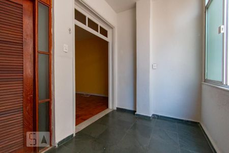 Corredor de apartamento para alugar com 1 quarto, 55m² em Icaraí, Niterói