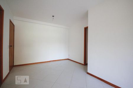 Sala de apartamento para alugar com 3 quartos, 80m² em Barra da Tijuca, Rio de Janeiro