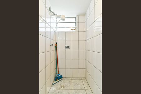 Banheiro de kitnet/studio para alugar com 1 quarto, 35m² em Vila Buarque, São Paulo