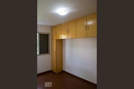 QUARTO 1 de apartamento para alugar com 2 quartos, 54m² em Santa Teresinha, São Paulo