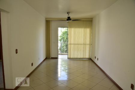 Sala de apartamento para alugar com 3 quartos, 93m² em Tanque, Rio de Janeiro