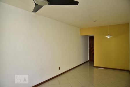 Sala de apartamento para alugar com 3 quartos, 93m² em Tanque, Rio de Janeiro