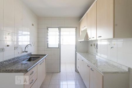 Cozinha de apartamento à venda com 2 quartos, 72m² em Santa Teresinha, São Paulo