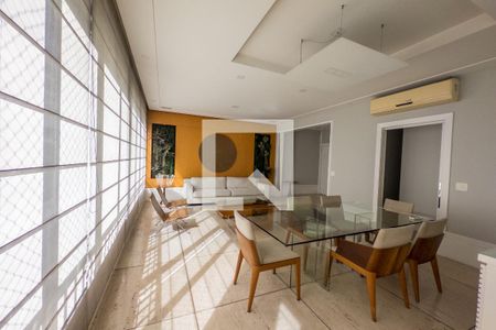 Sala de apartamento à venda com 2 quartos, 170m² em Copacabana, Rio de Janeiro