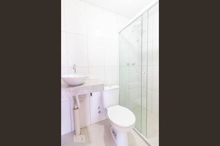 Banheiro de apartamento à venda com 2 quartos, 48m² em Protásio Alves, Porto Alegre