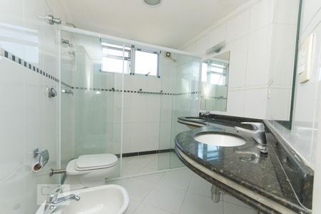 Banheiro 1 de casa à venda com 3 quartos, 300m² em Jardim Brasil (zona Sul), São Paulo