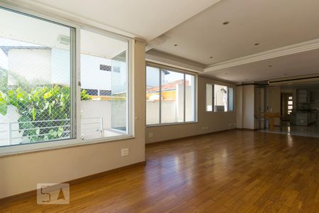 Sala de casa à venda com 3 quartos, 300m² em Jardim Brasil (zona Sul), São Paulo