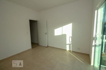 Sala de apartamento para alugar com 1 quarto, 34m² em Penha, Rio de Janeiro