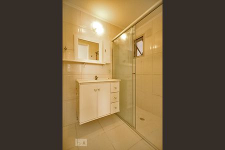 Banheiro de apartamento à venda com 3 quartos, 118m² em Vila Ipojuca, São Paulo