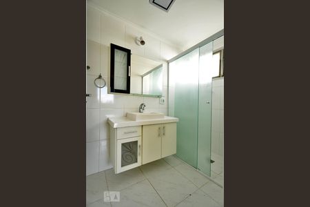 Banheiro da Suíte de apartamento à venda com 3 quartos, 118m² em Vila Ipojuca, São Paulo