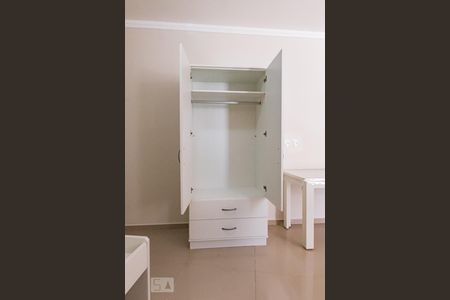 Quarto  de kitnet/studio para alugar com 1 quarto, 28m² em Jardim Brasil, Campinas