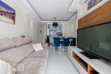 Sala de apartamento à venda com 3 quartos, 80m² em Jardim Tupanci, Barueri