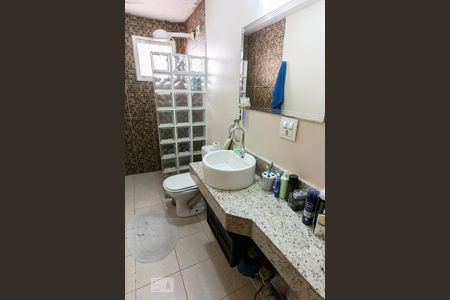 Banheiro 01 de casa à venda com 3 quartos, 400m² em Vila Anglo Brasileira, São Paulo