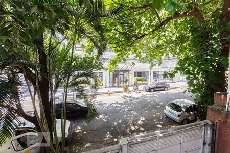 Varanda Vista de casa à venda com 3 quartos, 400m² em Vila Anglo Brasileira, São Paulo