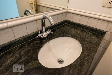 Lavabo de apartamento à venda com 1 quarto, 80m² em Lagoa, Rio de Janeiro