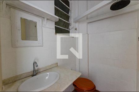 Banheiro de kitnet/studio para alugar com 1 quarto, 24m² em Centro, Niterói