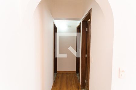 Corredor de apartamento à venda com 2 quartos, 65m² em Lourdes, Belo Horizonte