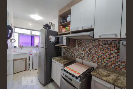 Banheiro de apartamento para alugar com 2 quartos, 56m² em Irajá, Rio de Janeiro