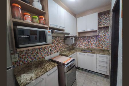 Banheiro de apartamento para alugar com 2 quartos, 56m² em Irajá, Rio de Janeiro