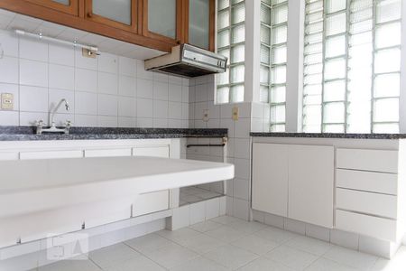 Cozinha de apartamento para alugar com 2 quartos, 90m² em Consolação, São Paulo