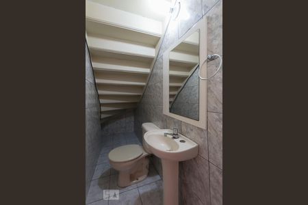 1o. Andar - Lavabo de casa para alugar com 3 quartos, 90m² em Cambuci, São Paulo