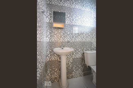 Banheiro da Suíte de casa para alugar com 2 quartos, 70m² em Conceição, Diadema