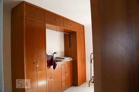 Closet da suíte de apartamento à venda com 3 quartos, 218m² em Vila Clementino, São Paulo