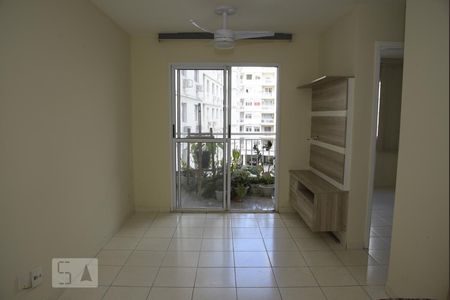 Apartamento à venda com 65m², 2 quartos e sem vagaSala