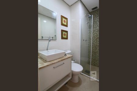Banheiro de apartamento para alugar com 2 quartos, 50m² em Taquara, Rio de Janeiro