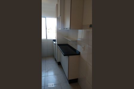 Cozinha de apartamento para alugar com 2 quartos, 52m² em Santa Cândida, Curitiba