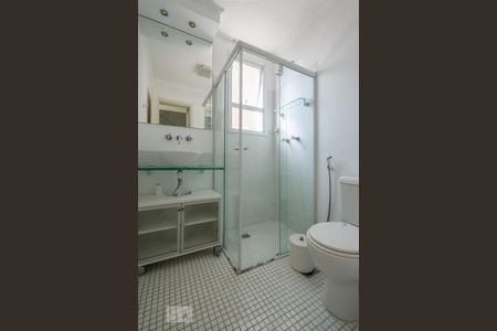 Banheiro 1 de apartamento para alugar com 1 quarto, 74m² em Campo Belo, São Paulo