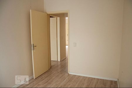 Quarto 2 de apartamento para alugar com 2 quartos, 54m² em Medianeira, Porto Alegre