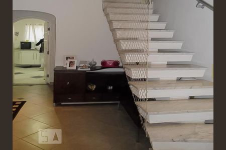 Sala de casa para alugar com 3 quartos, 242m² em Parque Jaçatuba, Santo André