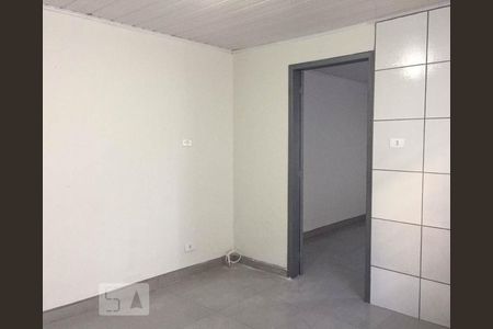 Cozinha de kitnet/studio para alugar com 1 quarto, 18m² em Fanny, Curitiba