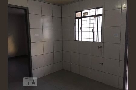 Cozinha de kitnet/studio para alugar com 1 quarto, 18m² em Fanny, Curitiba