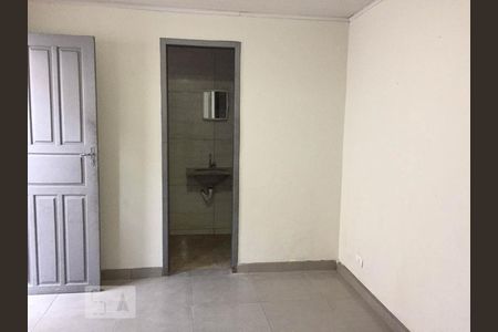 Cozinha de kitnet/studio para alugar com 1 quarto, 18m² em Fanny, Curitiba