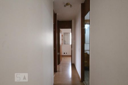 Corredor de apartamento para alugar com 3 quartos, 69m² em Jardim Vazani, São Paulo